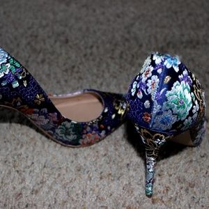 COPY - Steve Madden Daisie Fabric Floral Pumps Sz…